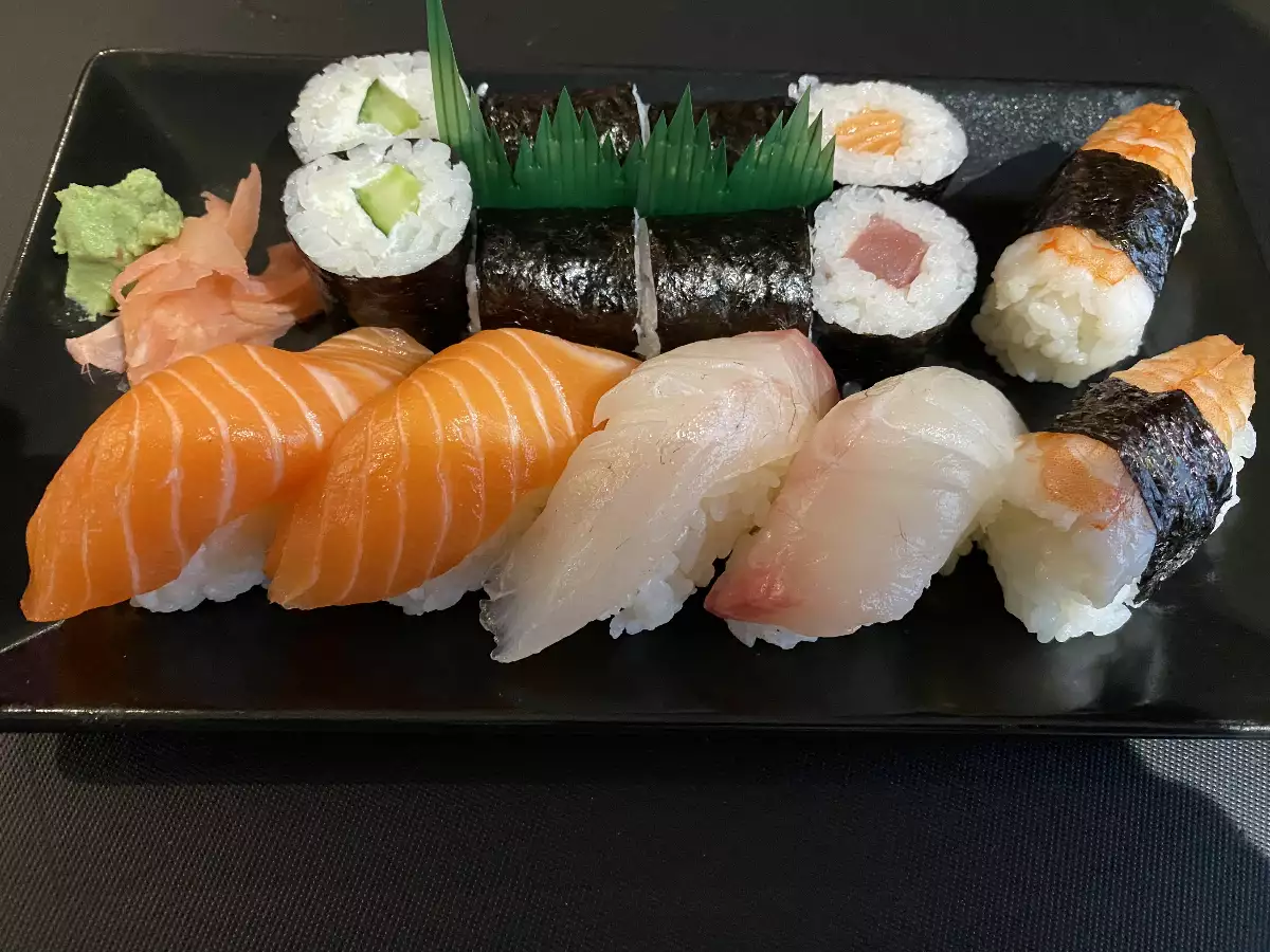 Le sushi-maki (12 pièces, prix à partir de)