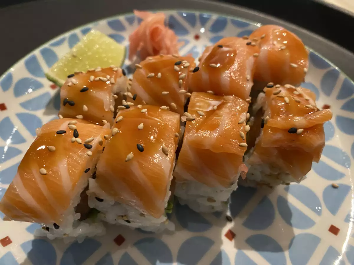 Salmon roll (par 6, prix à partir de)